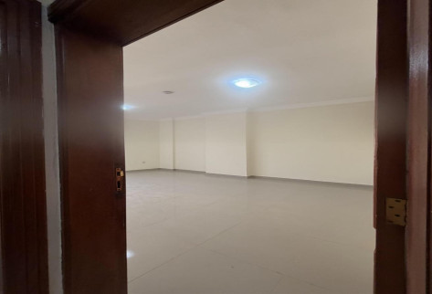 Nice Villa 5 bedrooms inside compound in alkhesa