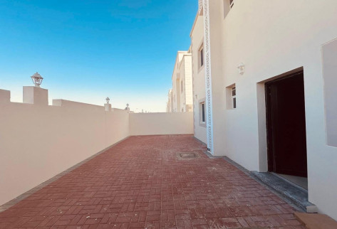 Brand new villa 6 bedrooms inside beautiful comp