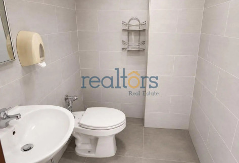 Spacious Fitted Office 5 Rooms 3 Parking Spaces
