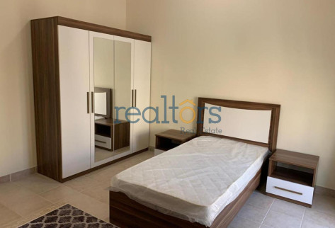 Grab Deal 4BHK Villa Compound SF/FF, W&Wo Backyard