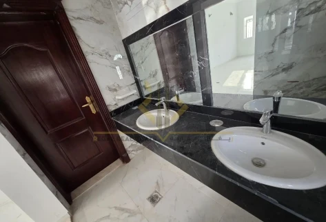 7-Bedroom Villa in Al Sakhama for Sale