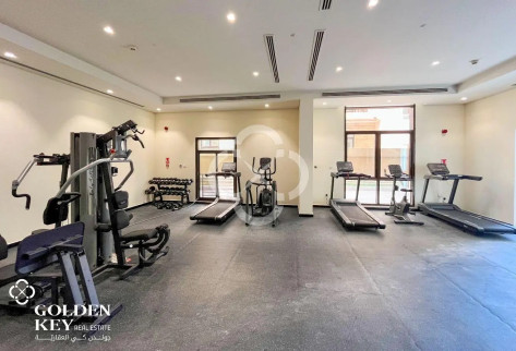 Spacious l Fully Furnished Apartment in FOX HILLS!