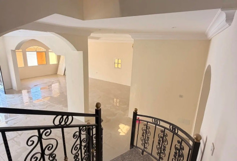 Brand New Villa 7 bedrooms-for Sale Umm Salal Ali