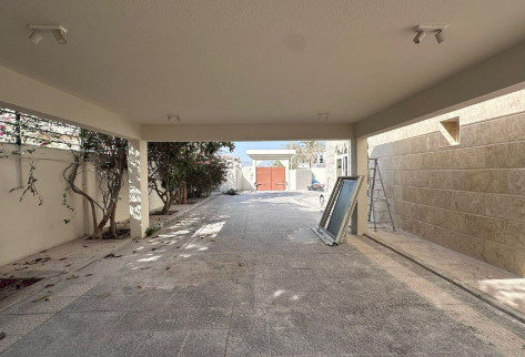 Stand Alone Luxury 5 Bedroom Villa in West Bay
