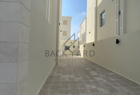 7BR Villa with Maid, Driver &amp; Outdoor Majlis