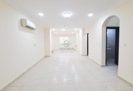 Spacious 2 BHK Unfurnished Apartment in Al Nasar - Apartment in Al Nasr Street
