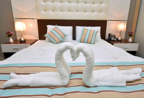 Luxury studio@ corniche+ free housekeeping