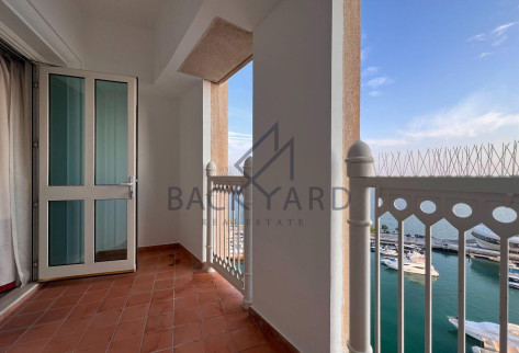 CLASSIC, ELEGANT 2 BR APARTMENT | SPACIOUS BALCONY