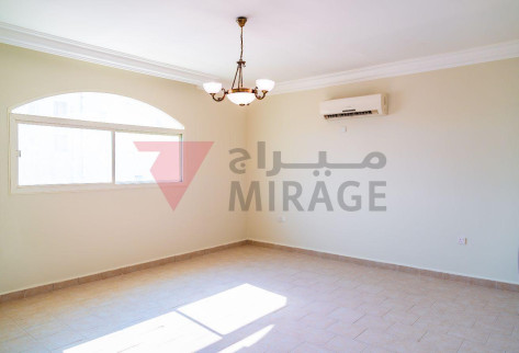 SPACIOUS 5-BEDROOM VILLA | NEAR LANDMARK MALL