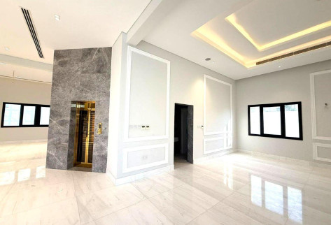 ULTRA-LUXURY CORNER 8BR VILLA WITH POOL & JACUZZI