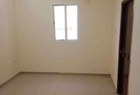 Al Kharaitiyat: One room and hall family