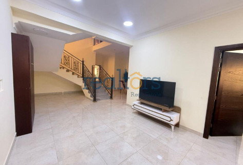 Modern Villa with Backyard | 6 Bedrooms | Sakhama