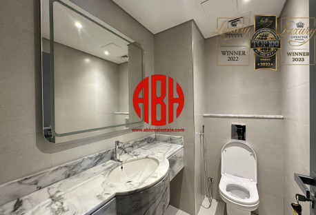 MOVE IN READY | MODERN 2-BDR UNIT | FULL AMENITIES