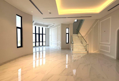 ULTRA-LUXURY CORNER 8BR VILLA WITH POOL & JACUZZI
