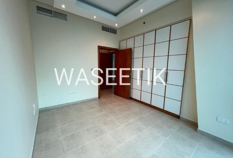 Nice Unfurnished 2bhk in Zig Zag Tower -Sea View