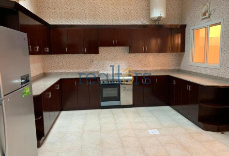 Grab Deal 4BHK Villa Compound SF/FF, W&Wo Backyard