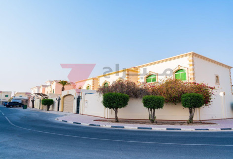 SPACIOUS 5-BEDROOM VILLA | NEAR LANDMARK MALL
