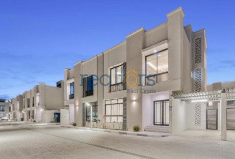 Luxury 5BR Compound Villa | Al Aziziyah - Compound Villas in Al Aziziyah