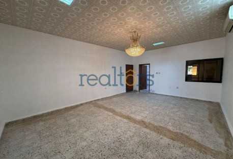 COMMERCIAL VILLA | SPACIOUS SPACE FOR BUSINESSES