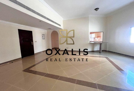 HUGE AND SPACIOUS 2 BHK UNFURNISHED | NEAR METRO - apartment in Salaja Street