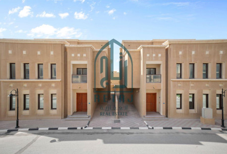 Spacious 5BR Villa with swimming pool for rent!