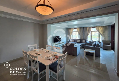 Stunning 1 Bedroom | Marina View | Townhouse
