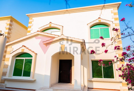 SPACIOUS 5-BEDROOM VILLA | NEAR LANDMARK MALL