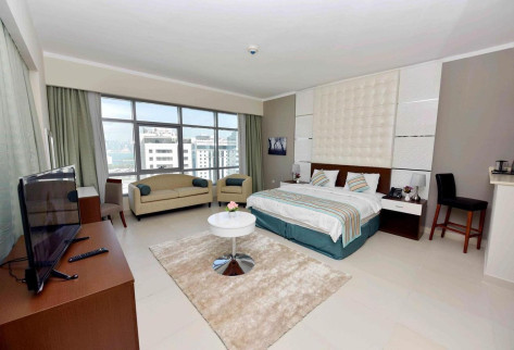 Luxury studio@ corniche+ free housekeeping