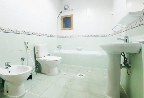HUGE LAYOUT 2 BHK | NEAR METRO | LIMITED OFFER