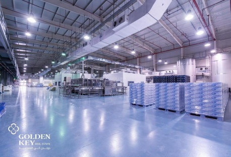Store/Factory + Accomodation + Office + Open Yard - Warehouse in Industrial Area