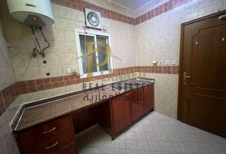 Unfurnished 2-Bedroom Apartment for Rent – Bin Omr - Apartment in Fereej Bin Omran