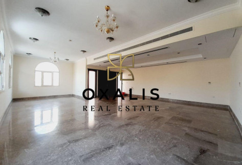 SPACIOUS AND UNFURNISHED 5 MASTER BEDROOMS VILLA.