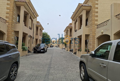 Live in our spacious 3-BR villa and open sit out - Compound Villa in Al Nuaija Street
