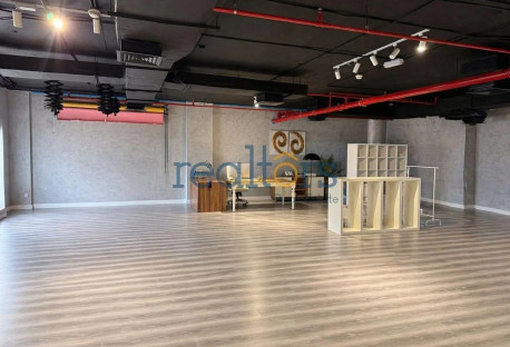 HIGH FLOOR OFFICES FOR RENT | PRIME LOCATION