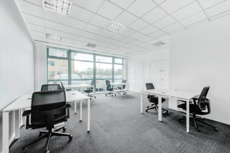 Fully serviced open office space for rent for you and your team in DOHA, Jaidah Square