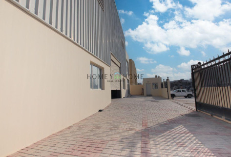 Warehouse with Labor Rooms for Rent in Wakra
