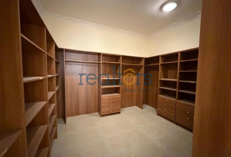COMMERCIAL VILLA | SPACIOUS SPACE FOR BUSINESSES