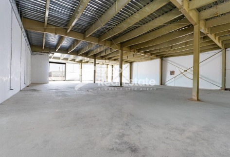 Steel Workshop with Rooms for Rent