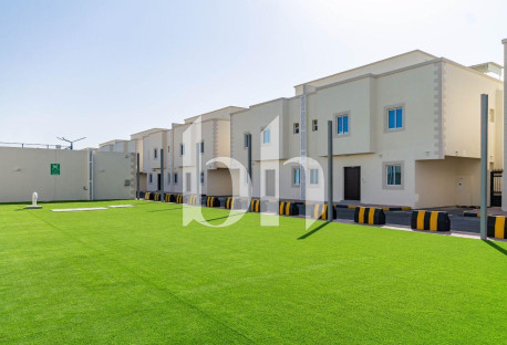 SPACIOUS | 6 BEDROOMS | PRIME LOCATION - Villas in Al Kheesa