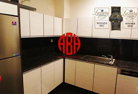 BILLS FREE |SPACIOUS 2 BR + BALCONY |TOP LOCATION