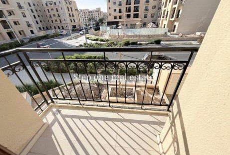 ATTRACTIVE APARTMENT2 BHK SF IN FOX HILLS - Apartments in Catania