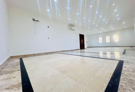 CORNER VILLA | 14 BEDROOMS | LIFT | AL KHEESA