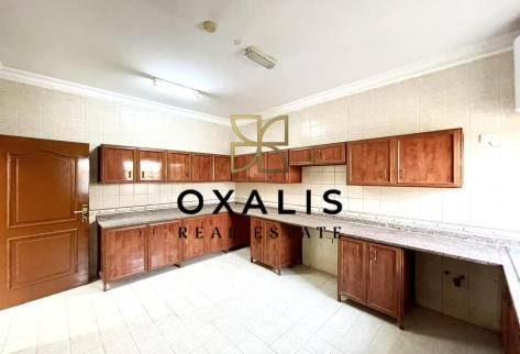 STUNNING 6 BEDROOMS VILLA AVILABLE | BOOK IT NOW
