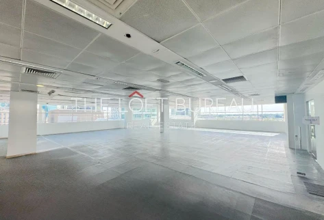 BILLS INCLUDED NO COMMISSION OFFICE SPACE