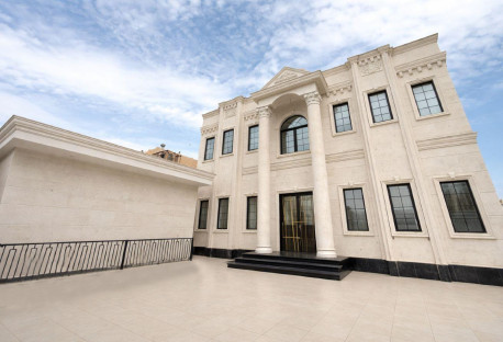 LUXURY 8BR VILLA WITH LIFT, POOL & BASEMENT - Villa in Hazm Al Markhiya