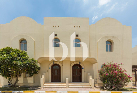 SPACIOUS | 3 BEDROOMS | COMPOUND VILLA | AMENITIES - Villas in Al Hadara Street