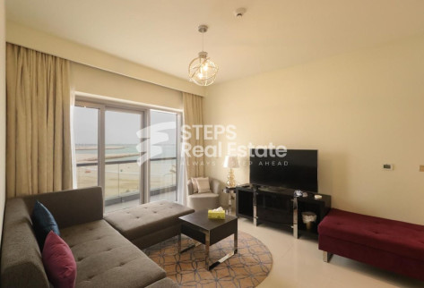 Luxurious Apartment with Office and Sea Views - apartment in Waterfront Residential