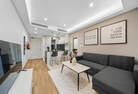 LUXURY 2 BHk FULLY FURNISHED APARTMENT/LOCATION