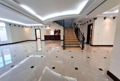 HUGE FAMILY VILLA | 5 BDR + MAID | BEACH ACCESS