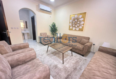 Modern Villa with Backyard | 6 Bedrooms | Sakhama